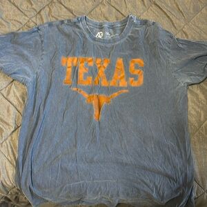 xxl Alta gracia apparel university of Texas tshirt